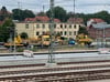 An den Oberleitungen und den Gleisen am Warener Bahnhof wird in den kommenden drei Wochen intensiv gearbeitet.