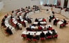 Der Landtag votierte am Donnerstag in Potsdam mit den Stimmen der rot-roten Regierungsfraktionen und der Grünen für die Änderung des Wahlgesetzes.