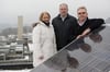 Renate Zapf-Gottwick, Michael Koch und Jürgen Werner (v. l.), Forscher der Universität Stuttgart, sind Schadstoffen in Photovoltaikmodulen auf der Spur.