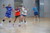 Die Handballerinnen um Kapitänin Kristin Jakel (am Ball, hier beim Training) freuen sich auf die neue Liga. 