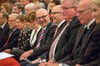Die beiden Ministerpräsidenten Erwin Sellering (SPD, r) aus Mecklenburg-Vorpommern und Torsten Albig (SPD, l) aus Schleswig-Holstein singen beim gemeinsamen Festakt im Mecklenburgischen Staatstheater in Schwerin.