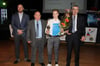 Der erfolgreiche Boxer Oskar Timm vom ESV Waren (Zweiter von rechts) wurde als bester Nachwuchssportler der Stadt Waren des Jahres 2018 geehrt.
