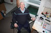 Rentner Eckart Fiddecke ist auf den Rollstuhl angewiesen. Er möchte gerne Prothesen nutzen, doch die Krankenkasse sieht die Bedingungen dafür nicht gegeben.