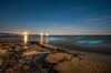 Am Strand zwischen Usedom und Rügen leuchtet die Ostsee wieder
