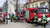 Feuerwehr und Polizei waren im Einsatz, als aus einer Wohnung in Woldegk mehr als 100 Kilogramm Chemikalien gefunden worden sind.