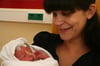 Susanne Piper aus Kaslin freut sich. Ihr kleiner Sohn Mats Janne ist auf der Welt. Er ist das 400. Baby in diesem Jahr im Demminer Kreiskrankenhaus.