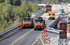 Auf der Behelfsbrücke für die abgesackte Autobahn A20 wurden bereits mehrmals Bauarbeiten durchgeführt.