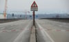 Wenn eine marode Autobahnbrücke erst einmal gesperrt werden muss, führt das oft zu erheblichen Staus auf den Ausweichstrecken.