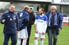 Über den Heimsieg freuten sich Trainer Dariusz Kolacki (links) und FCN-Präsident Klaus-Detlef Schnoor (rechts) mit Spielern und Fans.