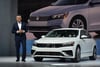 Der Chef von Volkswagen in Amerika, Michael Horn, steht in der Kritik. Volkswagen wird in den USA vorgeworfen, Abgaswerte manipuliert zu haben. Horn hat sich dafür öffentlich entschuldigt.
