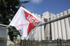 Am Freitag wird die Fahne der Gewerkschaft NGG wieder vor dem Mischfutterwerk in Malchin wehen. Etwa 80 Beschäftigte streiken.
