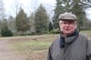 45 Bäume wurden auf dem neuen Friedhof in Anklam abgeholzt. Dr. Uwe Schultz ist entsetzt.