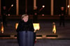 Kanzlerin Angela Merkel bedankte sich am Abend bei politischen Weggefährten und gab ihrem Nachfolger noch einige Wünsche mit auf den Weg.