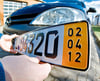 Das Kurzzeitkennzeichen für Überführungs- oder Probefahrten bekommen bisher auch noch Fahrzeuge ohne gültige Kfz-Hauptuntersuchung - das wird sich am 1. April 2015 ändern.