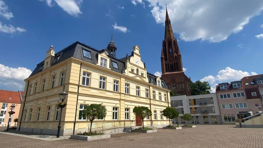 Verwaltung will Technik im Rathaus Demmin modernisieren aber wie?