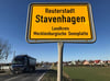 Die Ortstafeln in Stavenhagen sollen bald den plattdeutschen Zusatz „Stemhagen“ erhalten.
