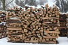 Viel Holz gab es bei der jüngsten Holz-Auktion zu erwerben.