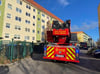 Die Feuerwehr ist zu einem Einsatz am Staufenbergplatz eingetroffen.