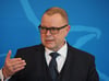 Brandenburgs Innenminister Michael Stübgen (CDU) sieht bei den Demos keine rechte Unterwanderung.