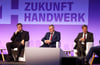 Bayerns Ministerpräsident Markus Söder (CSU), Handwerkspräsident Jörg Dittrich und Bundeswirtschaftsminister Robert Habeck (Grüne) bei der Veranstaltung «Zukunft Handwerk» im Internationalen Congress Center München.