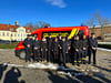 Sind stolz auf ihre Neuanschaffung: Die Kameradinnen und Kameraden der Freiwilligen Feuerwehr Sommersdorf.