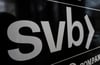 Logo vor der Eingangstür der Deutschen Dependance der Silicon Valley Bank (SVB) im Frankfurter Westend.