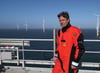 Klimaschutzminister Robert Habeck nach der Inbetriebnahme des RWE-Offshore-Windparks Kaskasi vor Helgoland.
