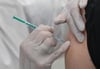 Ärztehonorar für Corona–Impfung in MV weiter strittig
