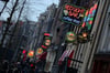 Im alten Zentrum von Amsterdam gilt ein Kiff–Verbot. Sollen nun sogar härtere Drogen freigegeben werden?