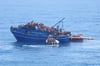 Die Crew der «Geo Barents» (nicht im Bild) holte mehr als 600 Menschen in einer dreistündigen Aktion an Bord - darunter viele Minderjährige.