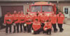 Die Kameraden Feuerwehr Tützpatz um 1999 mit ihrem Einsatzleitwagen (ELO).