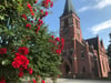 Die Rosen zwischen Lutherkirche und Stadtverwaltung sind im Sommer zu einem Hingucker in Eggesin geworden.