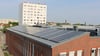 Auf dem Haupthaus der Stadtwerke in der John-Schehr-Straße sind seit Langem Solaranlagen installiert.