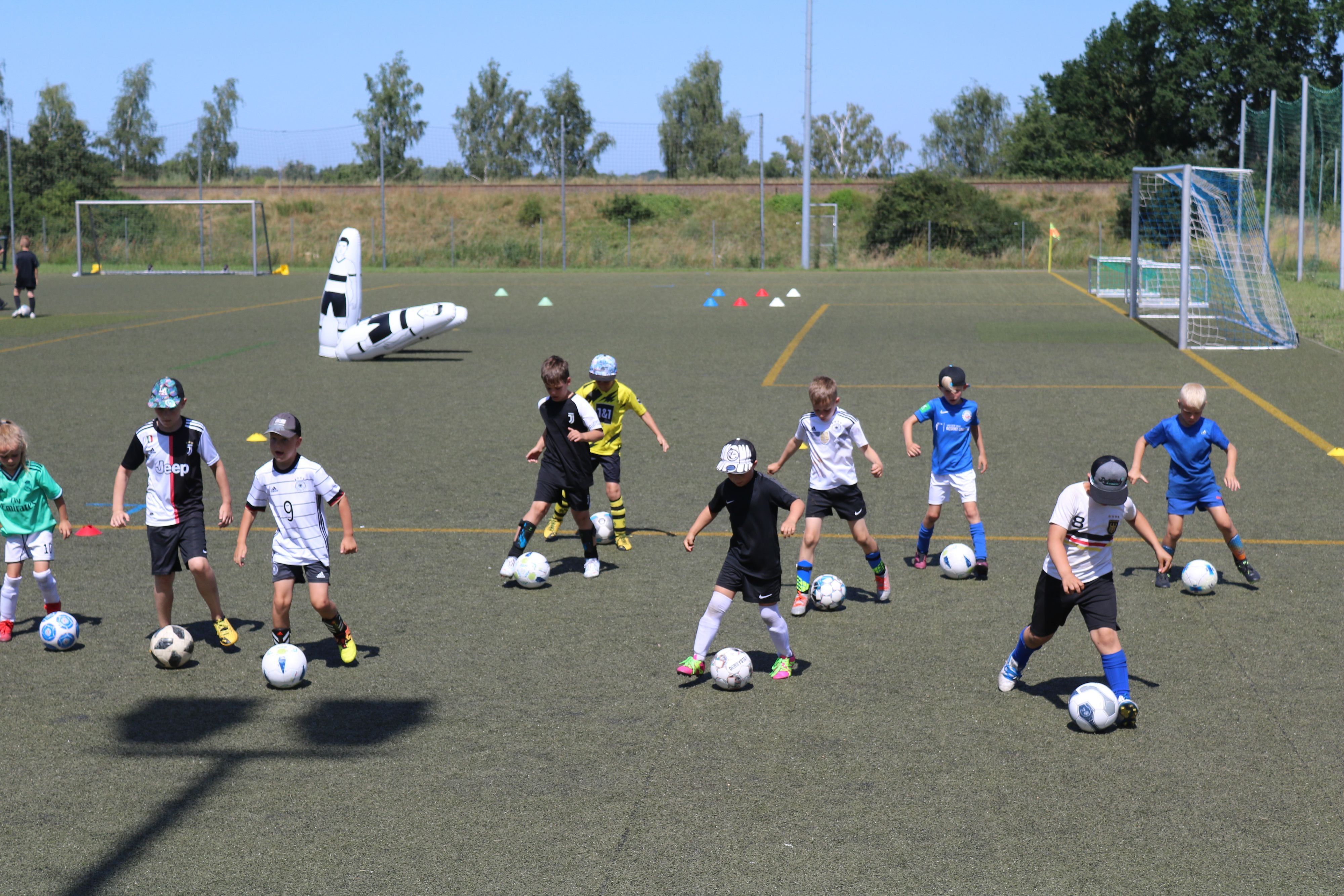 Fußballfieber im Kindergarten: Das richtige Tor für kleine Kicker!
