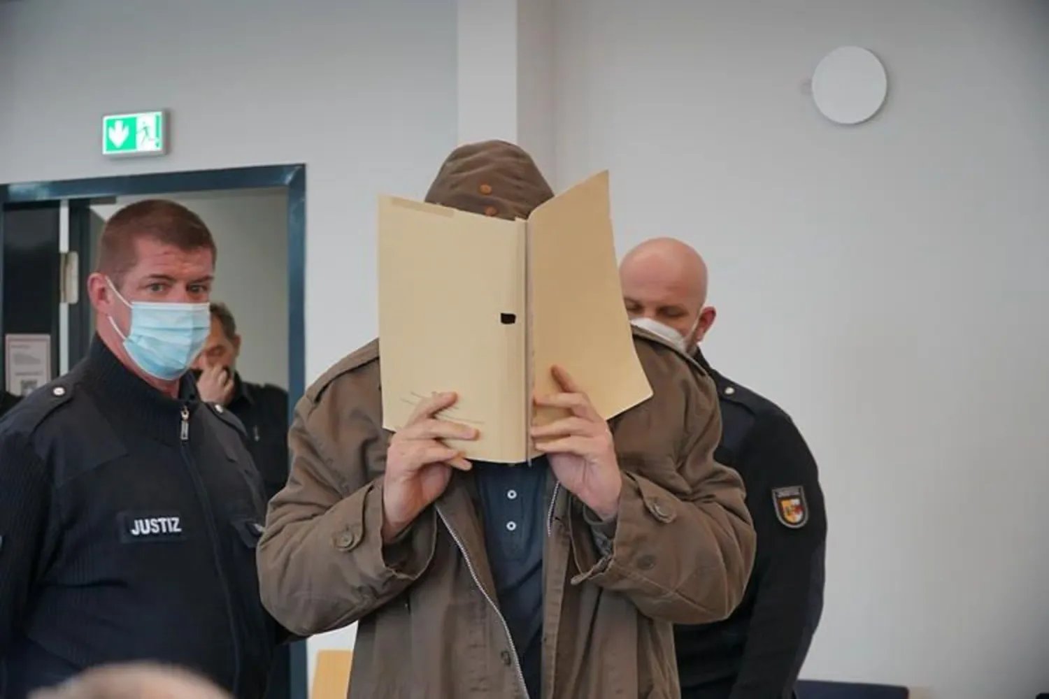 Ein Ex Polizist Hat Sein Haus Verloren Antwort Revision verworfen – Ex-Polizist muss elf Jahre in Haft