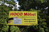 Auch wenn in der Stadt noch etliche Schilder für das Geschäft werben - die Demminer Filiale von Hoco Möbel ist mittlerweile geschlossen.