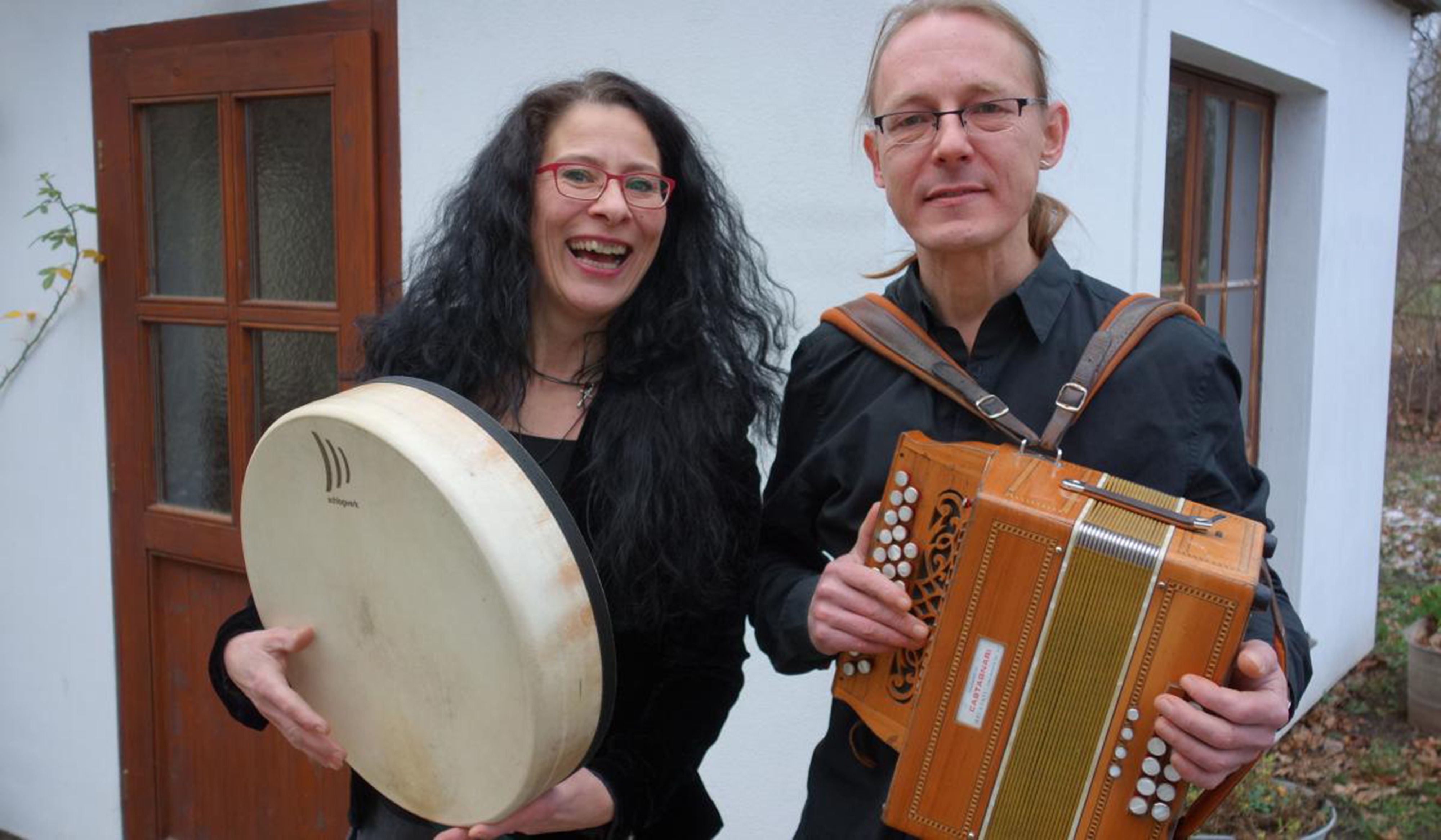 Duo bringt traditionelle schwedische Musik ans Haff