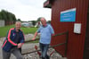 Hilferuf an die Stadt: Vorstandschef Jan-Karsten Petersen und sein Vize Bernd Asmus (links) bangen um den Bestand des "Anglerhafen Frohnergasse Loitz e.V.", seit der Verkauf von großen Teilen des Vereinsgeländes angekündigt wurde.