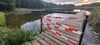 Der Steg am Mühlensee ist für den Badebetrieb gesperrt. Foto: Reimund Pitann
