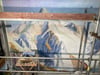 Nach der Vorlage kleinformatiger Aquarelle entstand das vier mal sechs Meter große Wandbild mit dem mächtigen Berggipfel.
