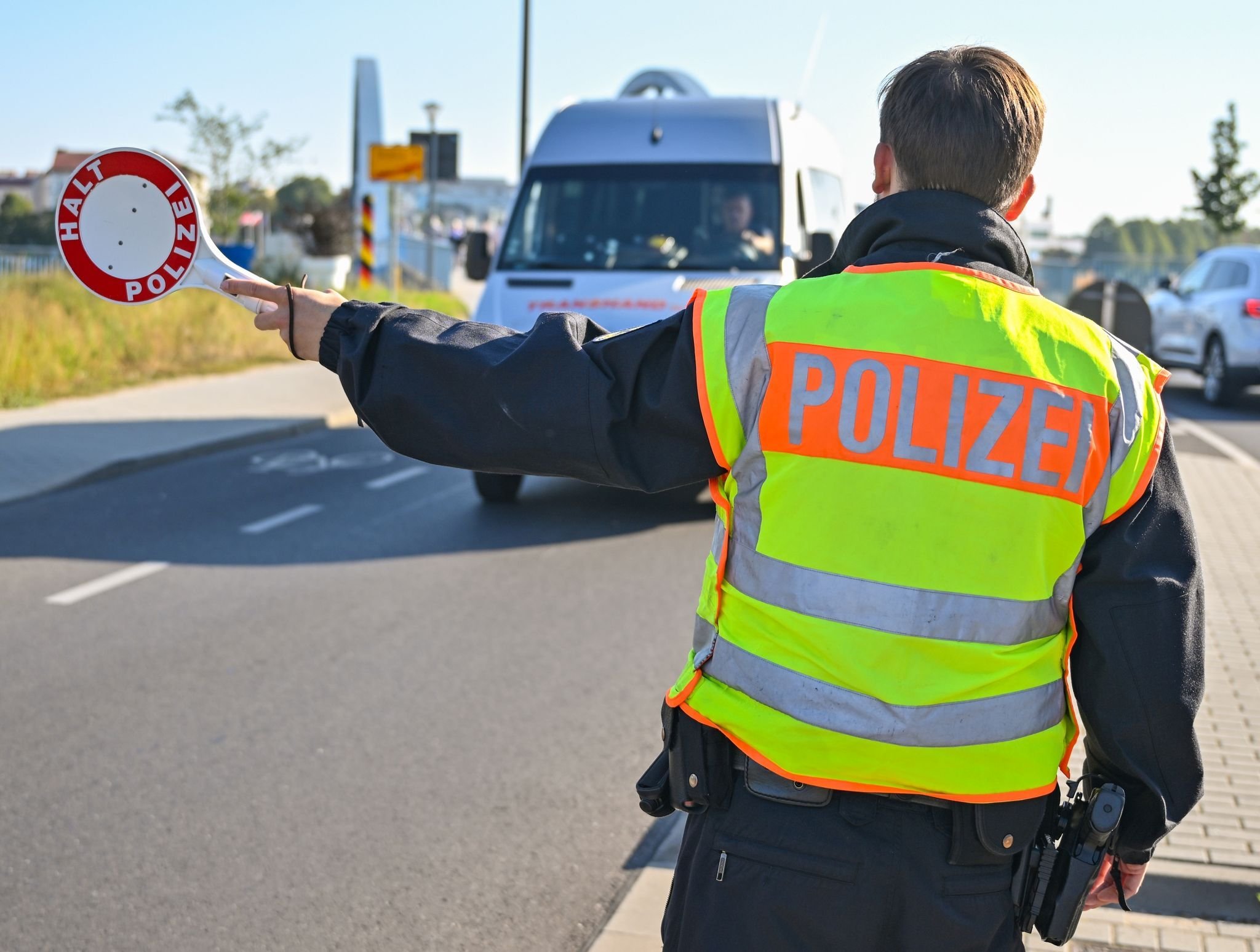 Bundespolizei Beginnt Mit Festen Grenzkontrollen