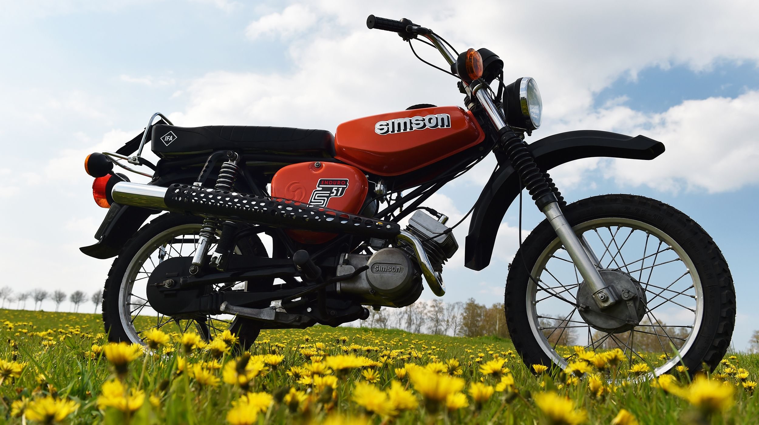 Simson-Moped aus Garage gestohlen