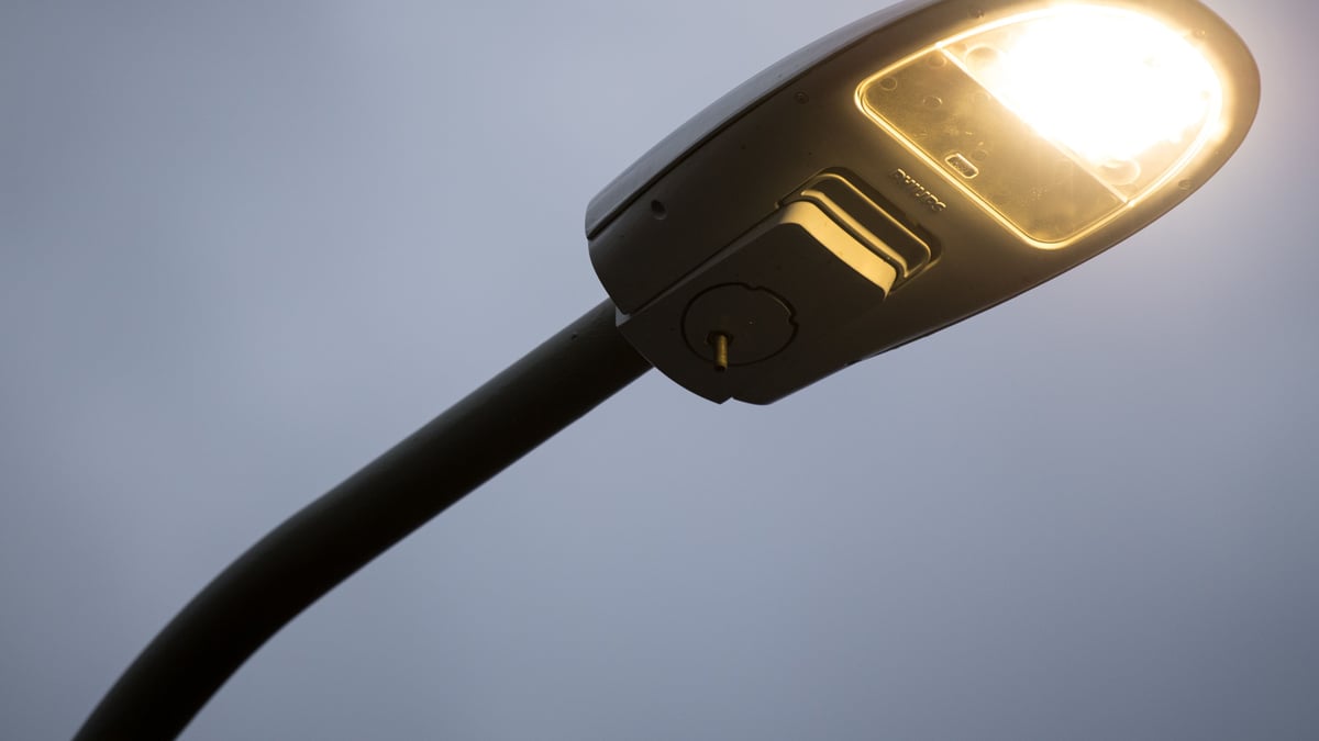 Straßenlaternen leuchten jetzt mit LED-Technik