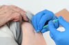 Die Ständige Impfkommission (Stiko) empfiehlt inzwischen nur noch bestimmten Gruppen Auffrischimpfungen gegen das Corona-Virus, vorzugsweise im Herbst und ähnlich wie beim Grippeschutz.