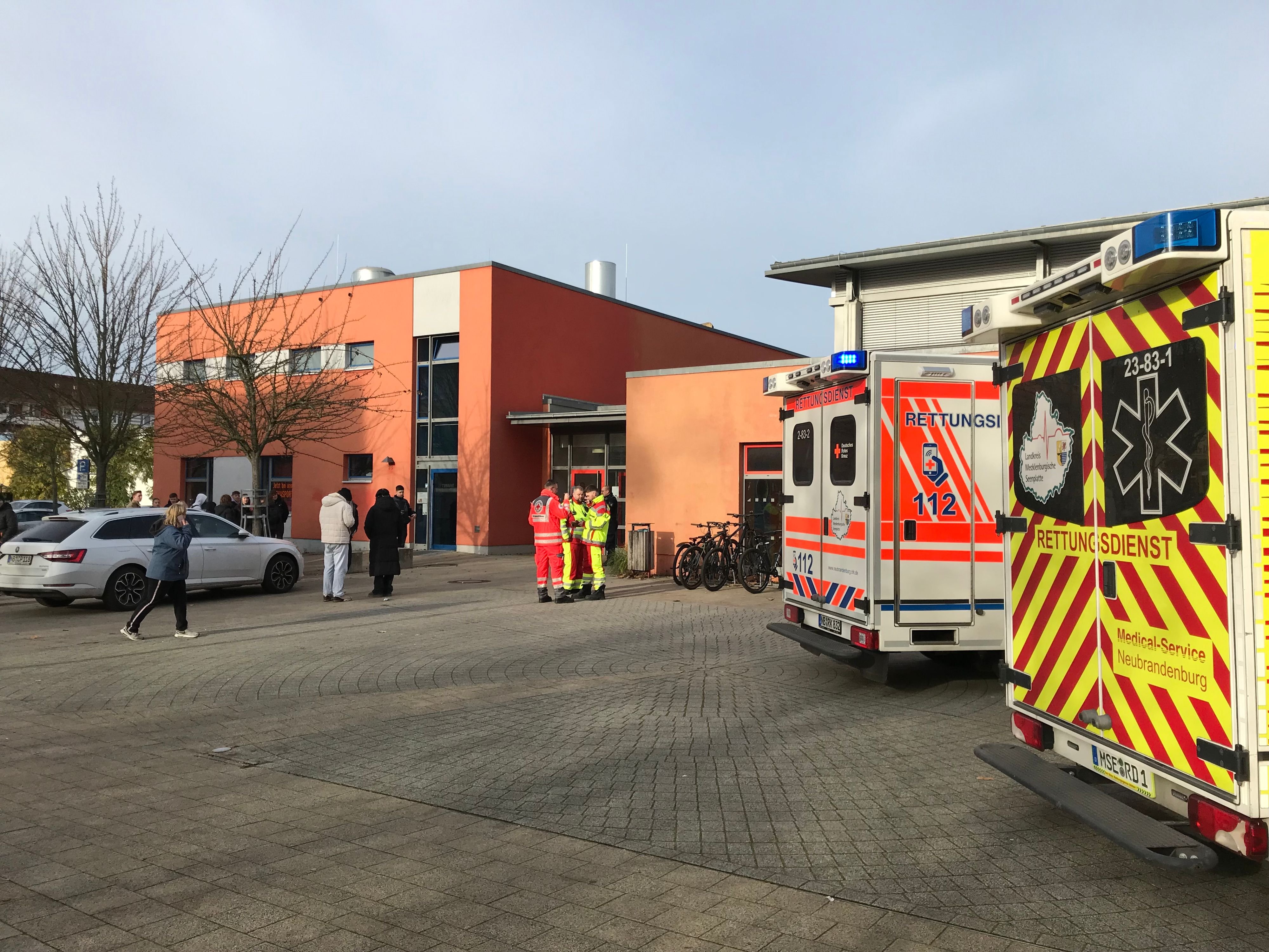 Polizei Schließt Ermittlungen Zu Schulevakuierungen Bald Ab