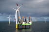 Das Offshore-Windkraftanlagen-Errichterschiff „Thor“ im Windpark Riffgat, rund 15 Kilometer nördlich der Insel Borkum.