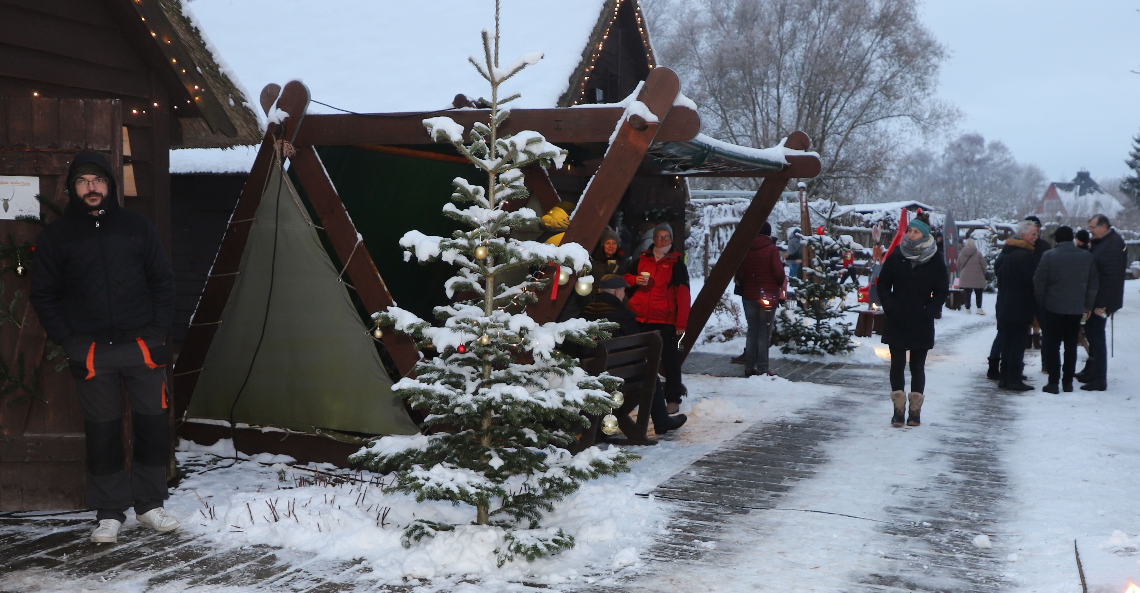 Lichter-Adventsmarkt Sorgt Für Stimmung Auf Fischerinsel