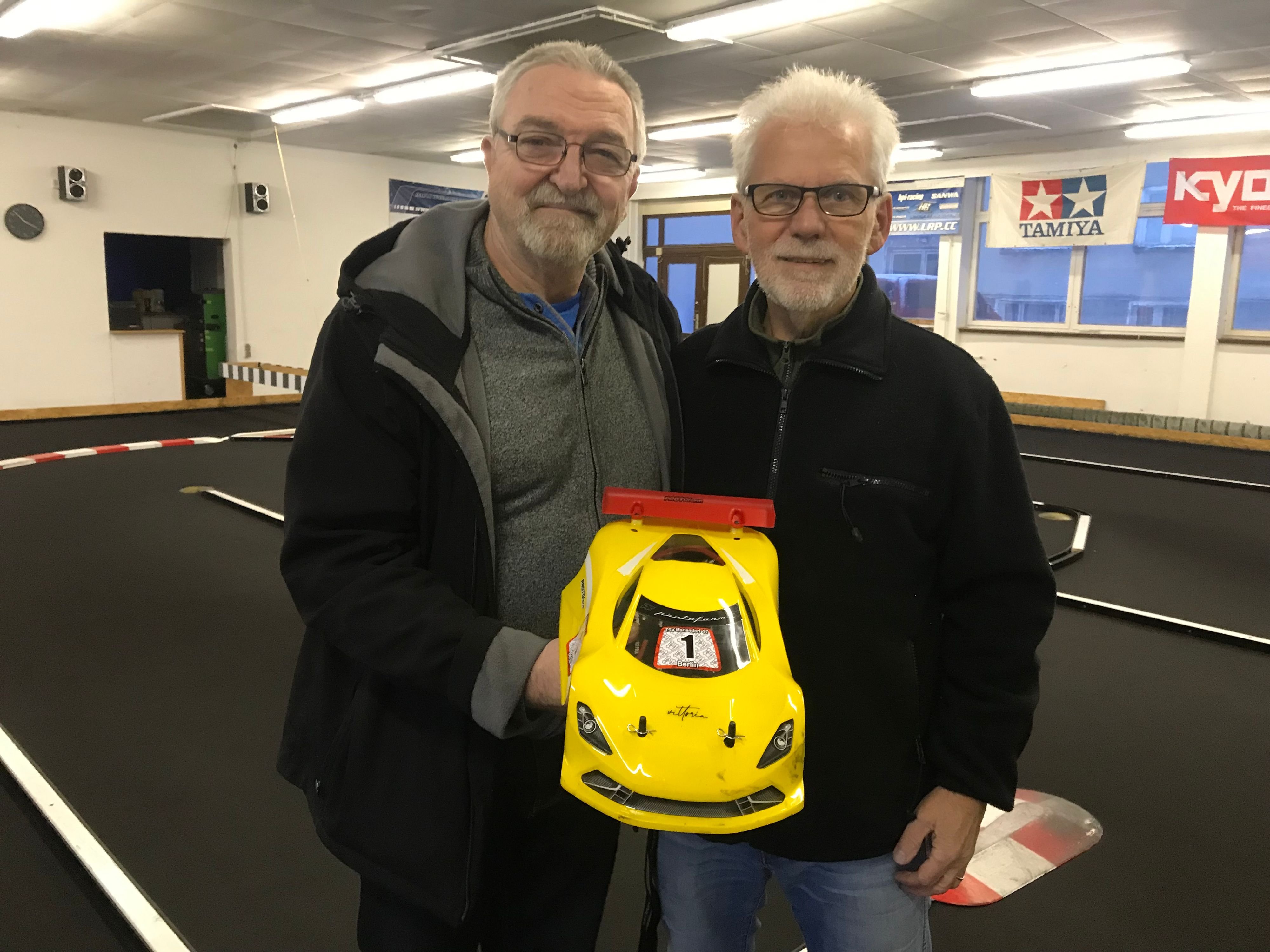 Neubrandenburger Rennfahrer suchen dringend neue Halle