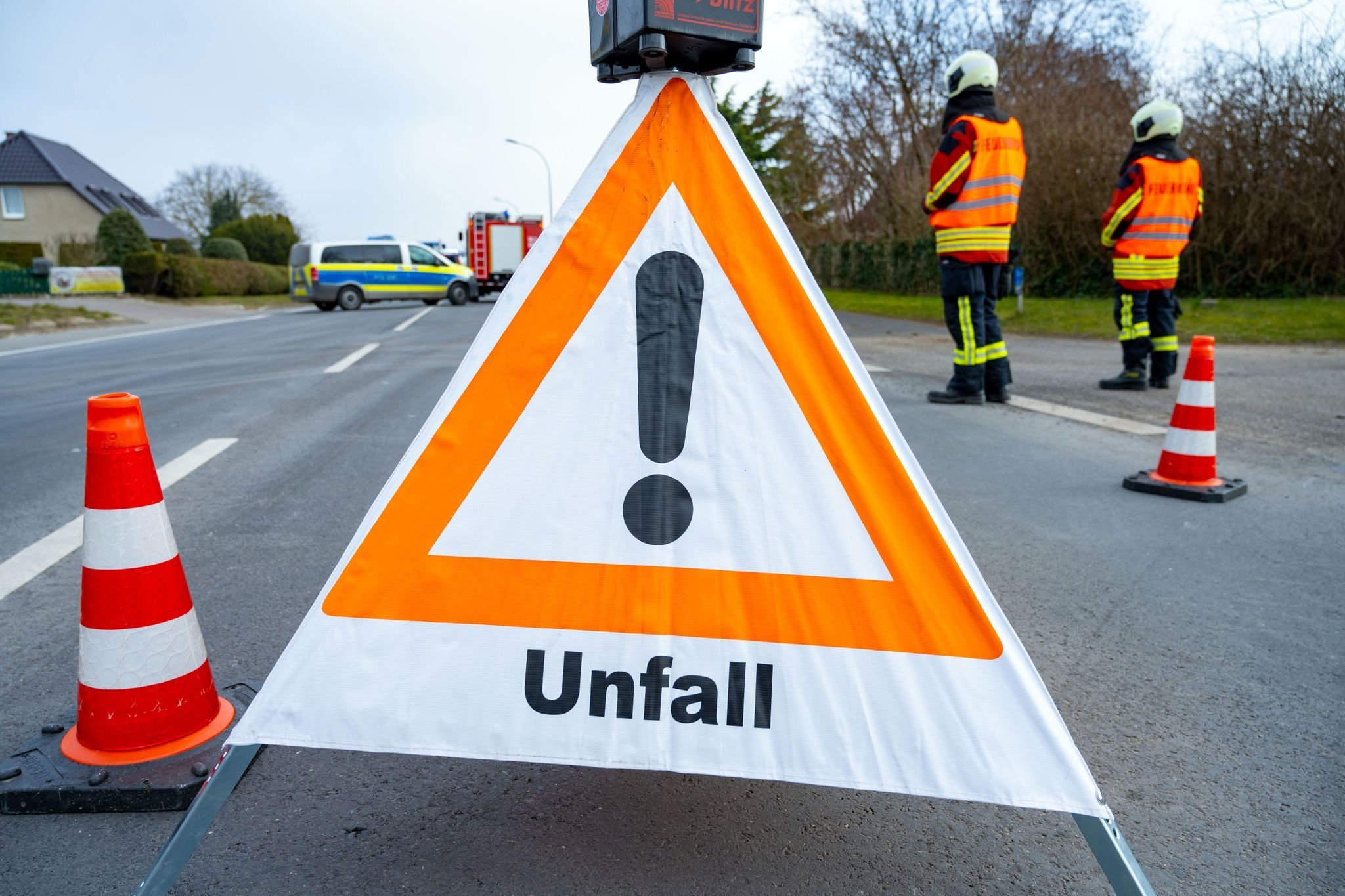 Bw Newsticker Kind Bei Unfall Mit Polizeiauto Schwer Verletzt Regen Und Temperatursturz Prägen Den Herbststart - oh2e1e6