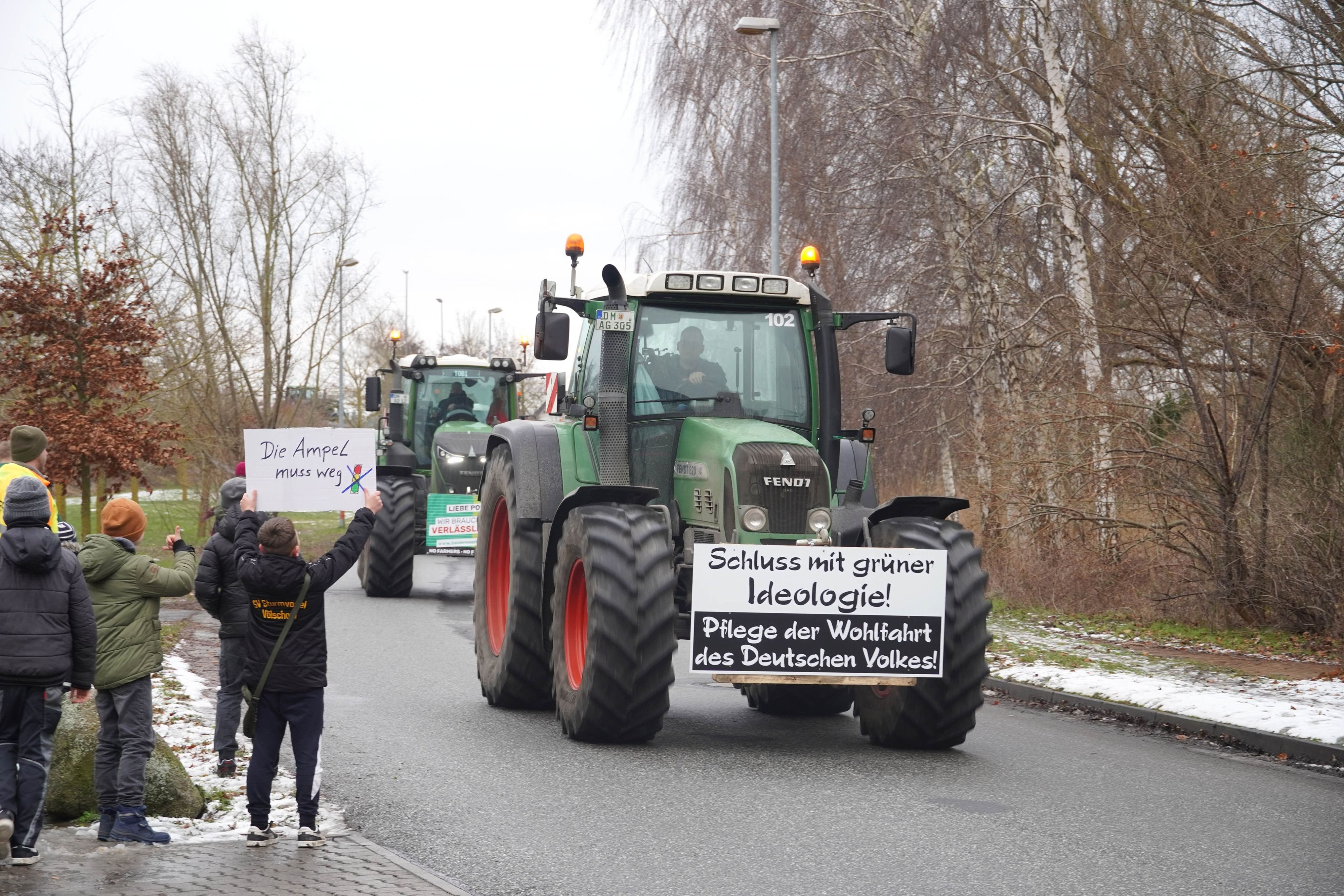 Autokorso Auf B109 Und B110 In Vorpommern – Demo In Anklam